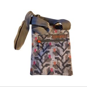 $FINAL! DaKine Crossbody Jive Bag! EUC-Perfect for the mountains or Main Street!
